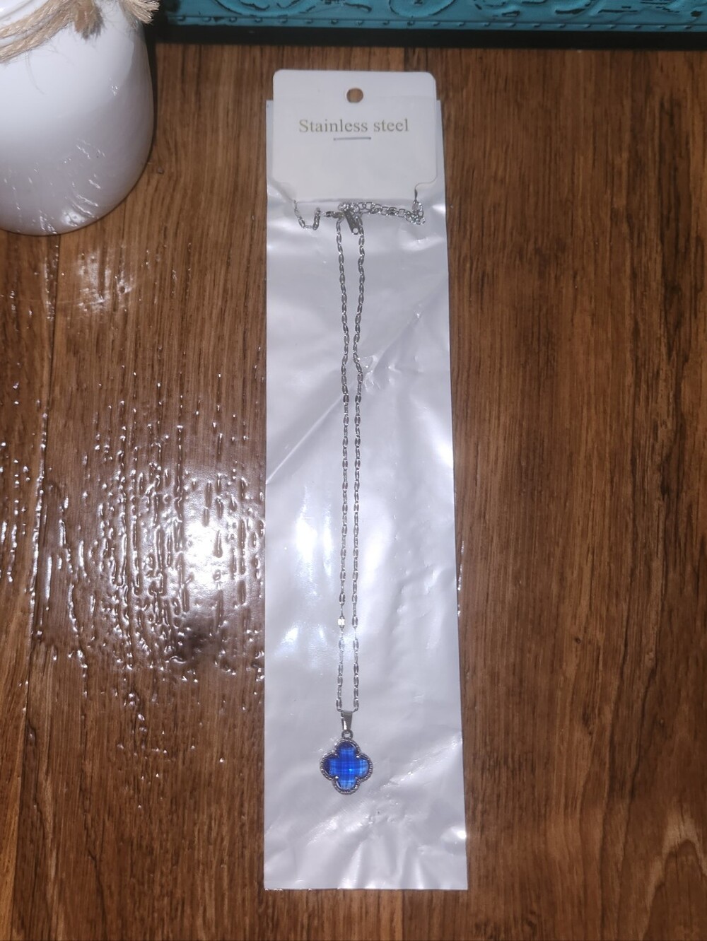 🎀2/$13 or 3/$19 BLUE CLOVER CHARM NECKLACE - Picture 2 of 3